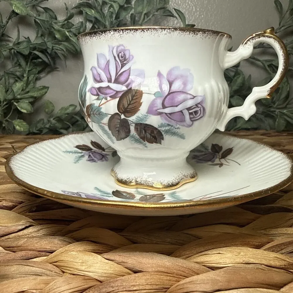 Elizabethan Bone China England Purple Rose Ivory Teacup Saucer Gold Gilt Vintage